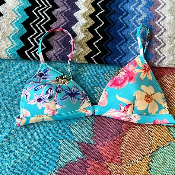 Triangl Scuba Neoprene Floral Triangle Bikini Top - Picture 4 of 6